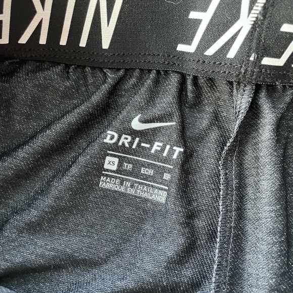 Nike Pro Dryfit Shorts - Picture 3 of 3